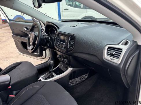 Used 2018 Jeep Compass Sport image 29