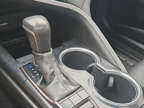 Used 2019 Toyota Camry XSE FWD image 21