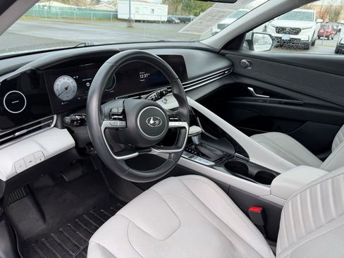 Used 2021 Hyundai Elantra Limited image 16