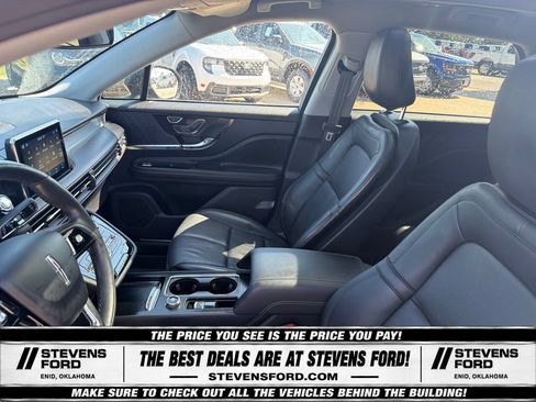 Used 2022 Lincoln Corsair AWD w/ Premium Package image 17