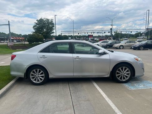 Used 2014 Toyota Camry XLE FWD image 5
