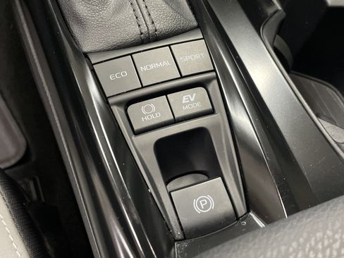 Certified 2025 Toyota Camry SE image 28