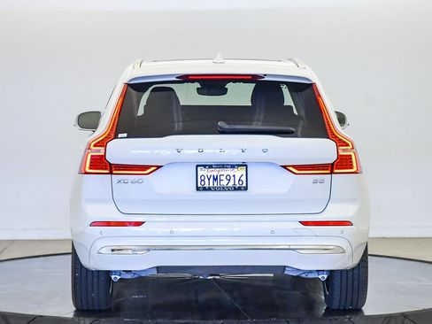 Certified 2022 Volvo XC60 B5 Inscription image 3