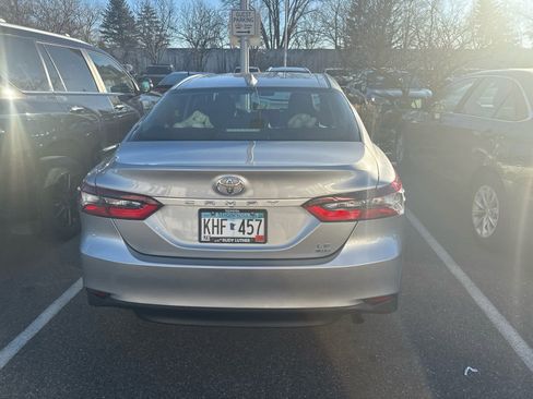 Used 2023 Toyota Camry LE image 3