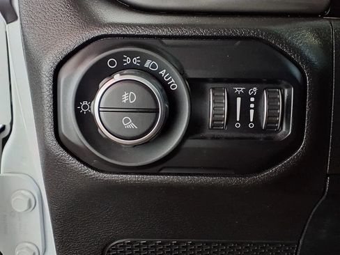 Used 2020 Jeep Gladiator Overland w/ LED Lighting Group AWD/4WD image 19