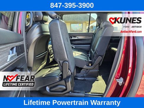Used 2024 Jeep Wagoneer L Series II w/ Flexible Seating Group image 23