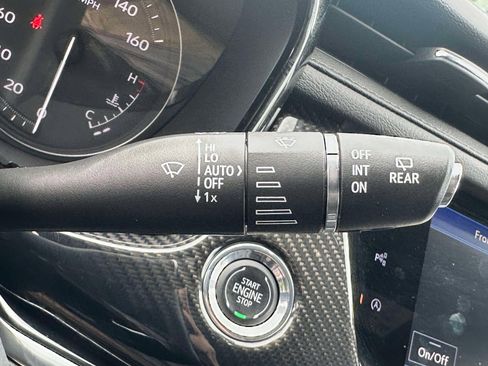 Used 2024 Cadillac XT6 Sport w/ Technology Package AWD/4WD image 17