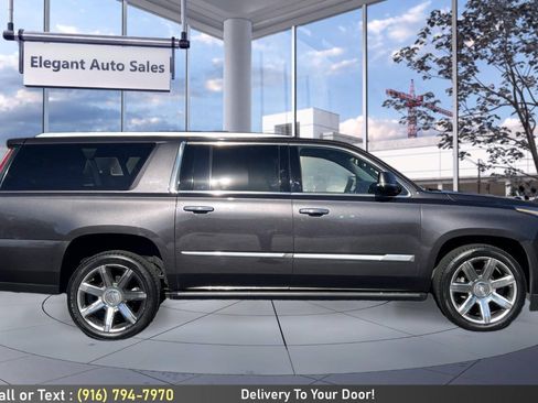 Used 2017 Cadillac Escalade ESV Premium Luxury AWD/4WD image 4