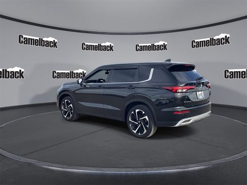 Used 2023 Mitsubishi Outlander SE Black Edition image 5