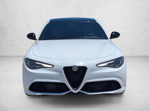 Used 2023 Alfa Romeo Giulia Veloce RWD image 2