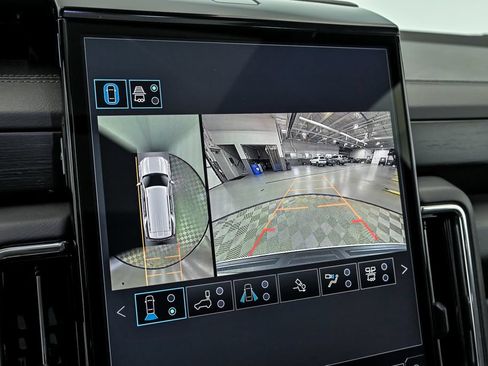 New 2026 GMC Yukon Denali w/ Denali Reserve Package AWD/4WD image 18
