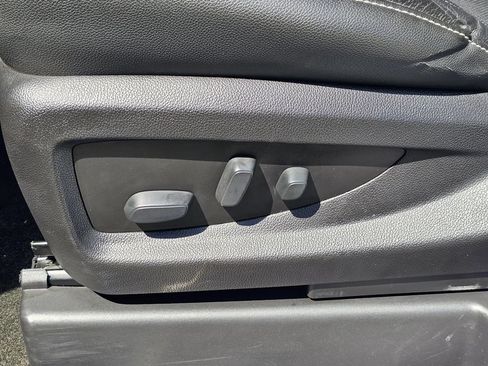 Used 2018 Chevrolet Tahoe Premier AWD/4WD image 27