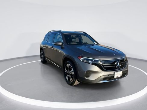 Used 2023 Mercedes-Benz EQB 250+ w/ Exclusive Package image 3