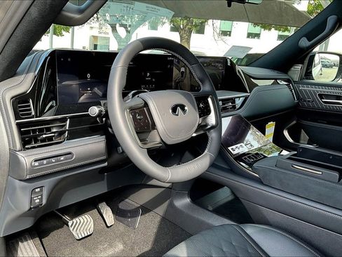 New 2026 INFINITI QX80 Autograph w/ Premium Cargo Package image 8