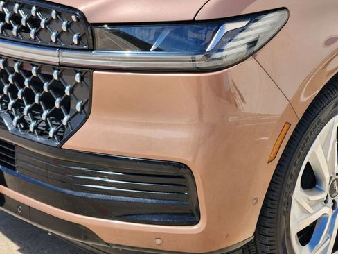 Used 2025 Lincoln Navigator Black Label image 8