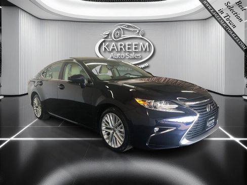 Used 2017 Lexus ES 350 w/ Luxury Package image 3