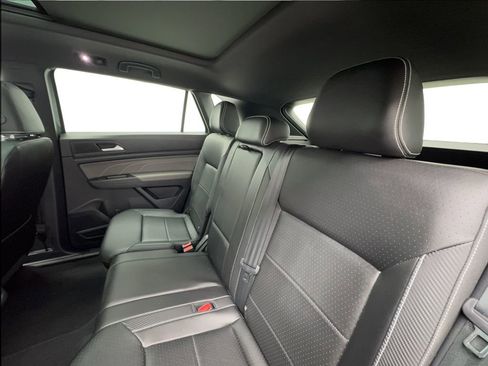 Used 2023 Volkswagen Atlas Cross Sport SE w/ Panoramic Sunroof Package FWD image 25