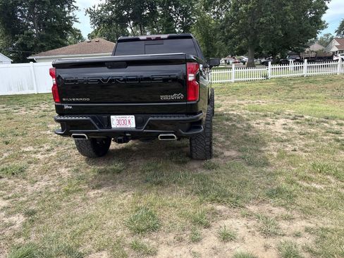 Used 2020 Chevrolet Silverado 1500 High Country w/ Technology Package AWD/4WD image 6