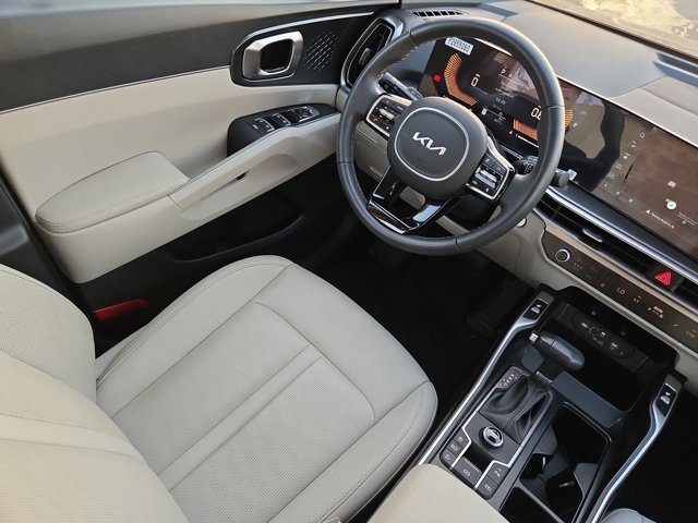 Used 2025 Kia Sorento S w/ Panoramic Sunroof Package FWD image 15
