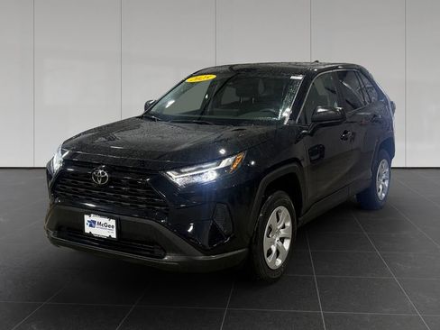 Used 2025 Toyota RAV4 LE AWD/4WD image 1
