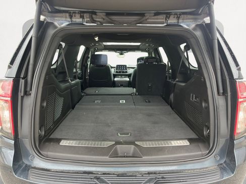 Used 2021 Chevrolet Suburban High Country AWD/4WD image 12