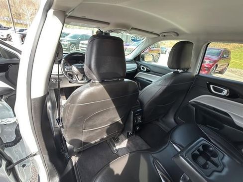 Used 2022 Jeep Compass Limited AWD/4WD image 24