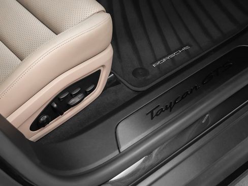 Used 2023 Porsche Taycan GTS image 22