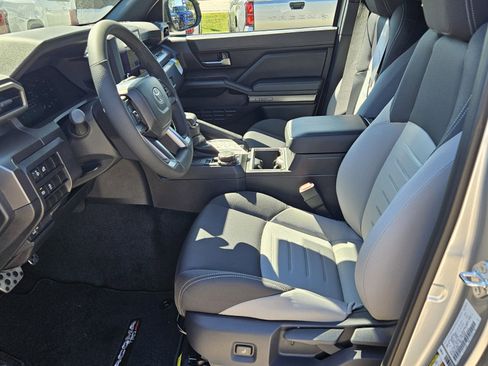 New 2025 Toyota Tacoma TRD Sport image 4