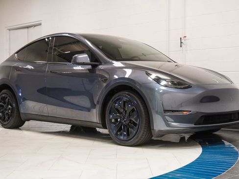 Used 2023 Tesla Model Y Long Range AWD/4WD image 5