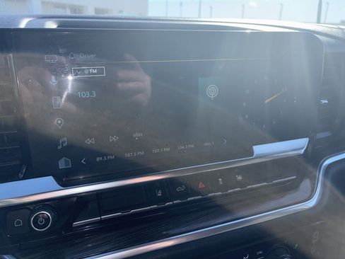 Used 2025 Chevrolet Silverado 2500 LT w/ Convenience Package image 15