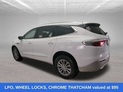 Used 2023 Buick Enclave Essence FWD image 4