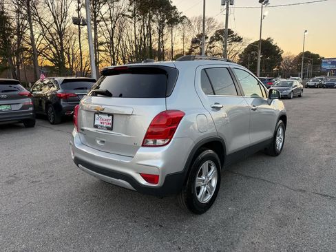 Used 2019 Chevrolet Trax LT w/ LT Convenience Package image 5