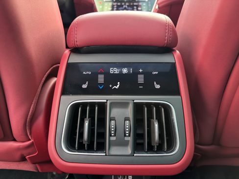 Used 2023 Maserati Grecale Modena image 11