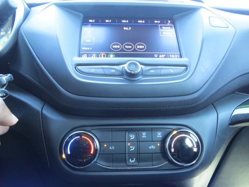 Used 2021 Chevrolet TrailBlazer LS image 20