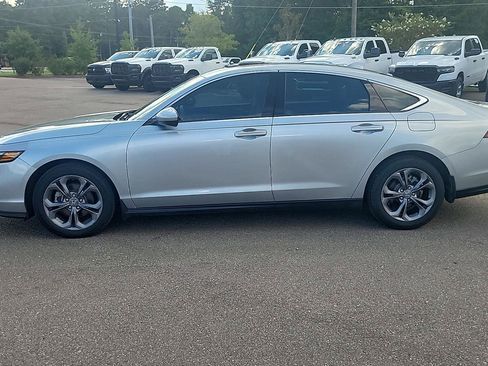 Used 2024 Honda Accord EX image 2
