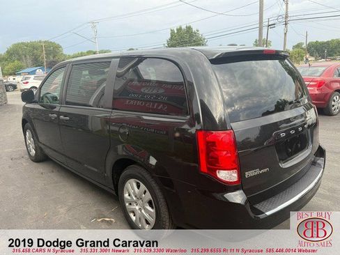 Used 2019 Dodge Grand Caravan SE w/ UConnect Hands-Free Group image 8