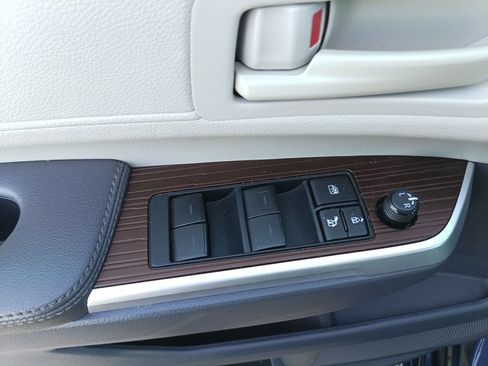Used 2024 Toyota Sienna LE FWD image 15