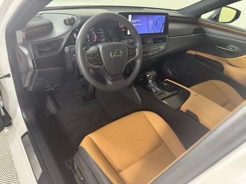 Used 2023 Lexus ES 250 w/ Premium Package AWD/4WD image 10