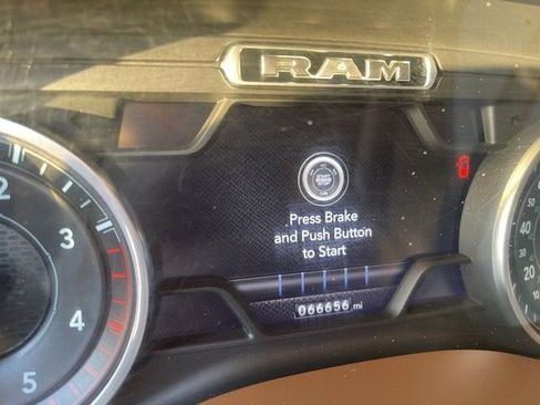 Used 2019 RAM 2500 Laramie image 29