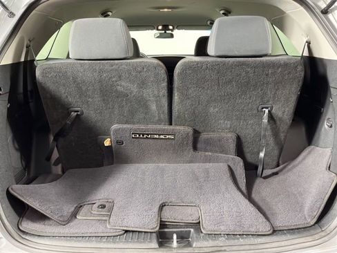 Used 2020 Kia Sorento LX w/ LX I4 Convenience Package image 49