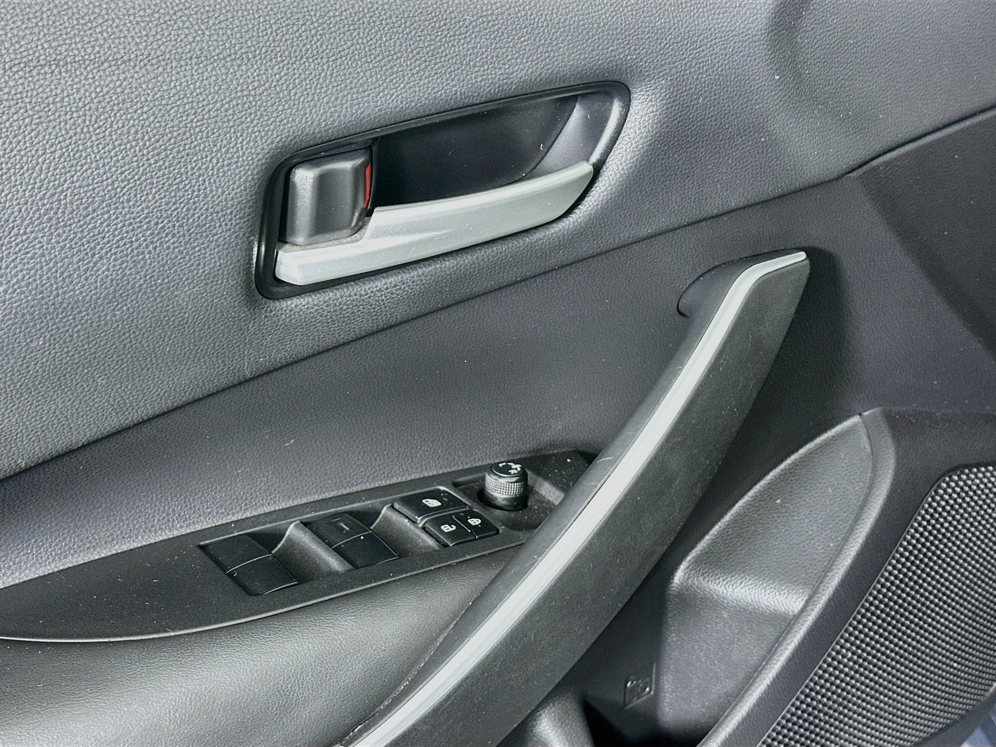 Used 2022 Toyota Corolla SE FWD image 15