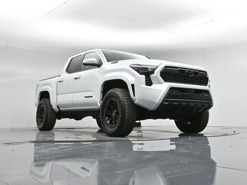 Used 2024 Toyota Tacoma TRD Sport image 51