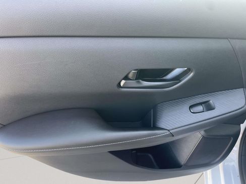Used 2025 Nissan Sentra SV FWD image 13
