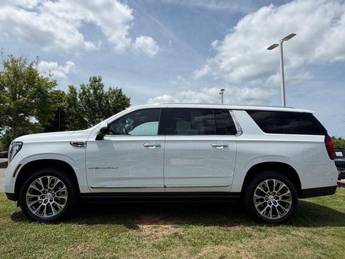 Used 2026 GMC Yukon XL Denali w/ Sun & Power Step Package AWD/4WD image 28