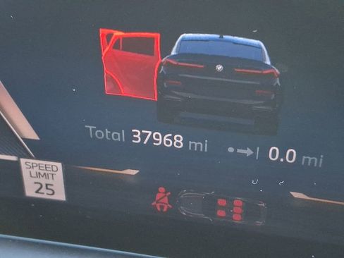 Certified 2024 BMW X6 xDrive40i w/ Premium Package image 15