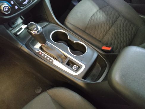 Used 2018 Chevrolet Equinox LT FWD image 26