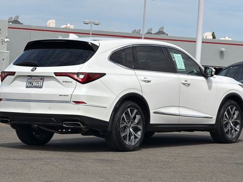Used 2024 Acura MDX SH-AWD w/ Technology Package image 2