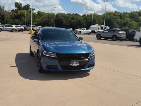 Used 2021 Dodge Charger SXT w/ Plus Group RWD image 3