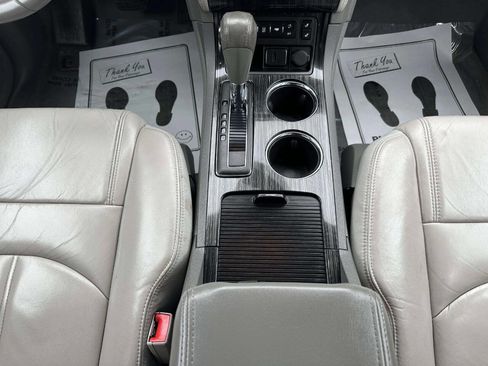 Used 2016 Chevrolet Traverse LT FWD image 21