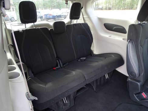 Used 2023 Chrysler Voyager LX FWD image 42